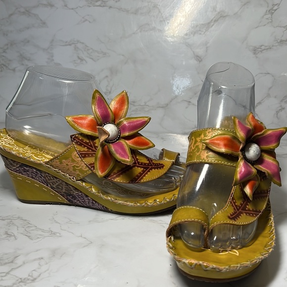 Splendid Lime Green Floral Wedges, Shada. Compliments Galore! Comfy & Fun sz 8.5 - Picture 2 of 11